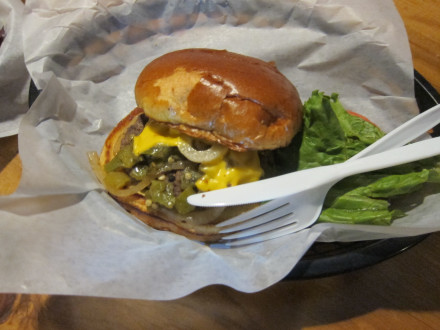 Green chile cheeseburger